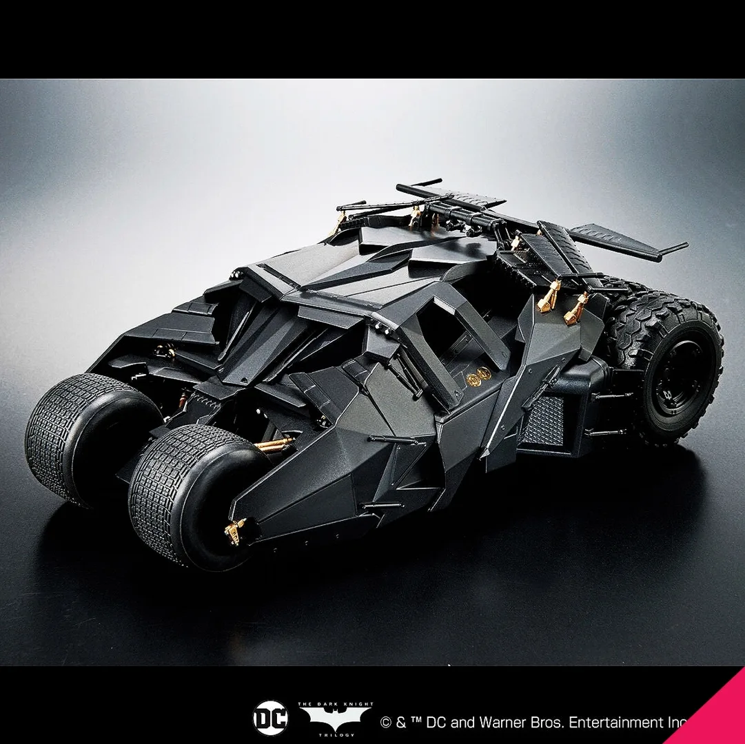 Bandai 1/35 Scale Model Kit Batmobile (Batman Begins Ver.)